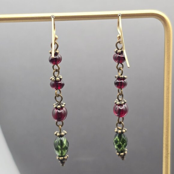 VTG Glass Beaded Dangle Drop Earrings 2.5" Purple Green Floral Metal Spacers - Picture 4 of 6